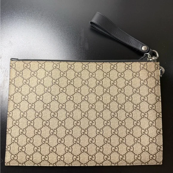 Authentic GG Supreme Monogram Blind For Love Wristlet Pouch Black - Picture 3 of 8